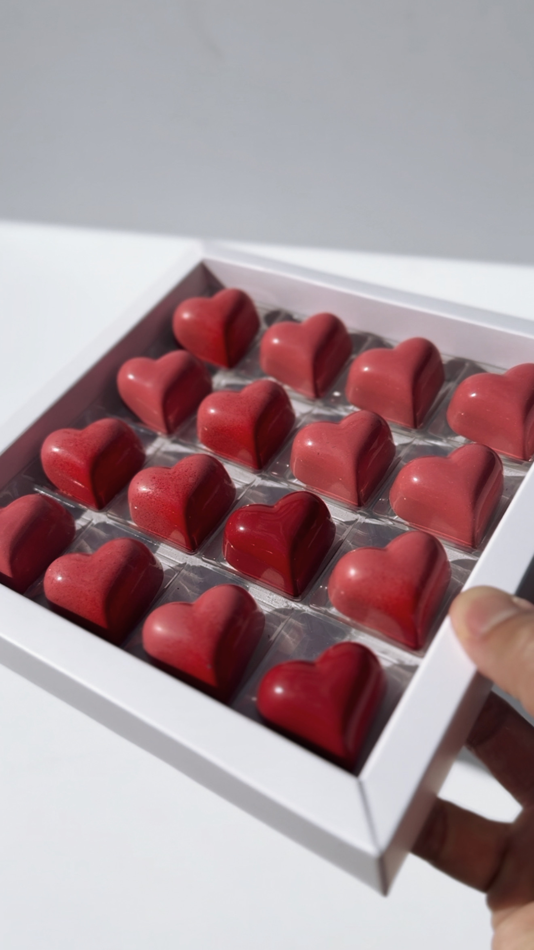16pcs bonbon box (gloss white deluxe)